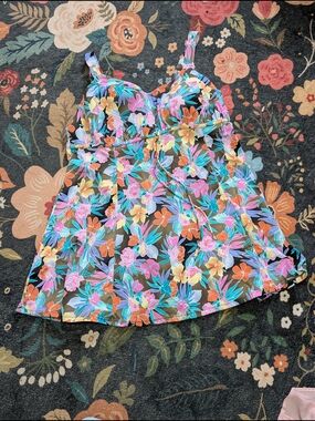 Fit4u Floral one pc Swimsuit - Size 22W
